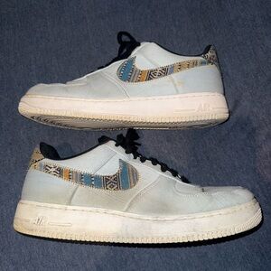 Men's Nike Air Force 1 Sneakers - White and Blue